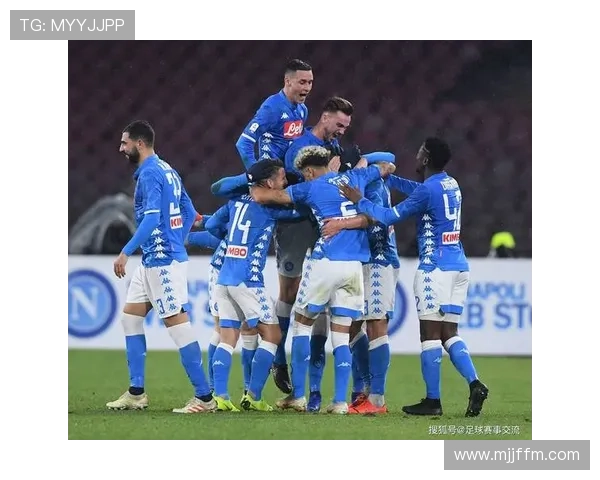 那不勒斯中路渗透：对当地足球氛围与社区生活的影响分析