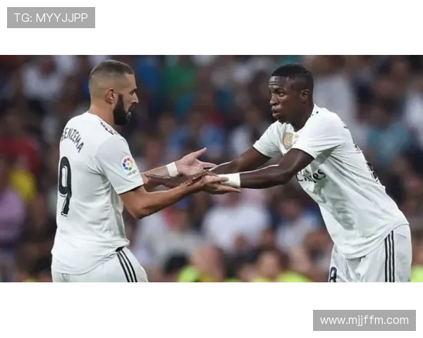 维尼修斯在皇马的成长路径：从替补奇兵到锋线核心解析